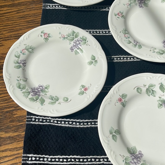 PFALTZGRAFF | Vtg Grape Vine 8” Plate - Picture 2 of 10